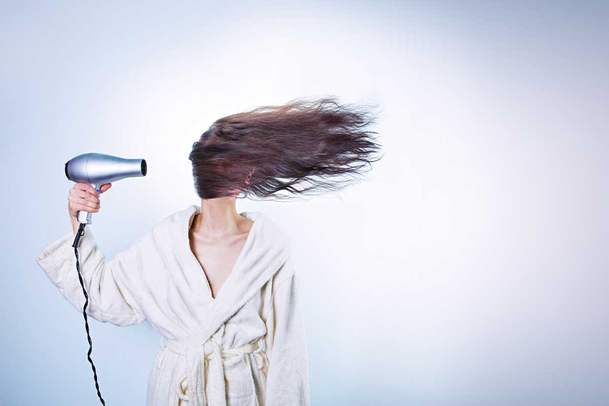 Feniranje kose bez oštećenja uz ove trikove