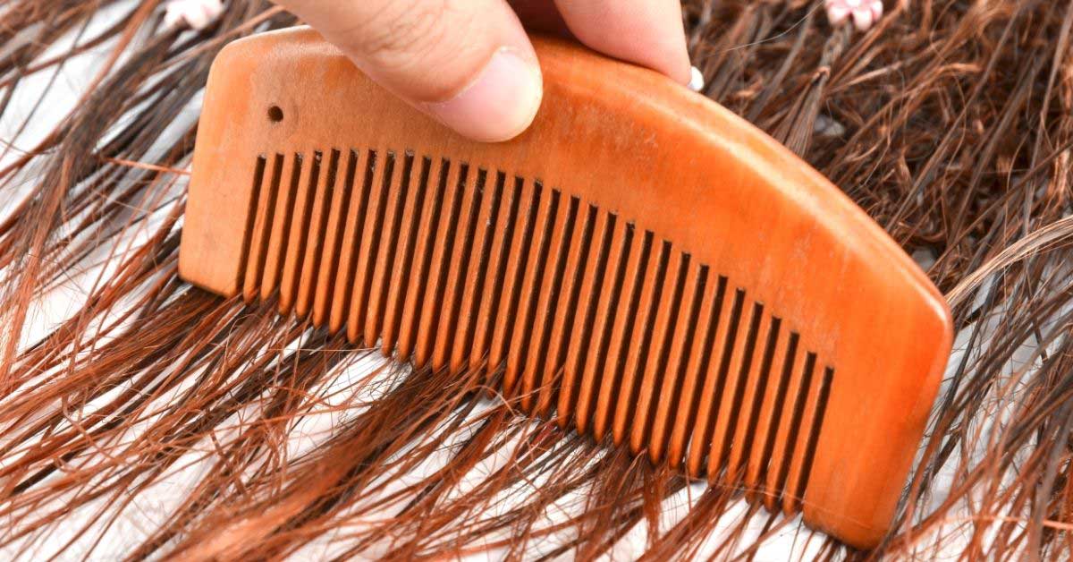 Zašto je drveni češalj za kosu bolja opcija?